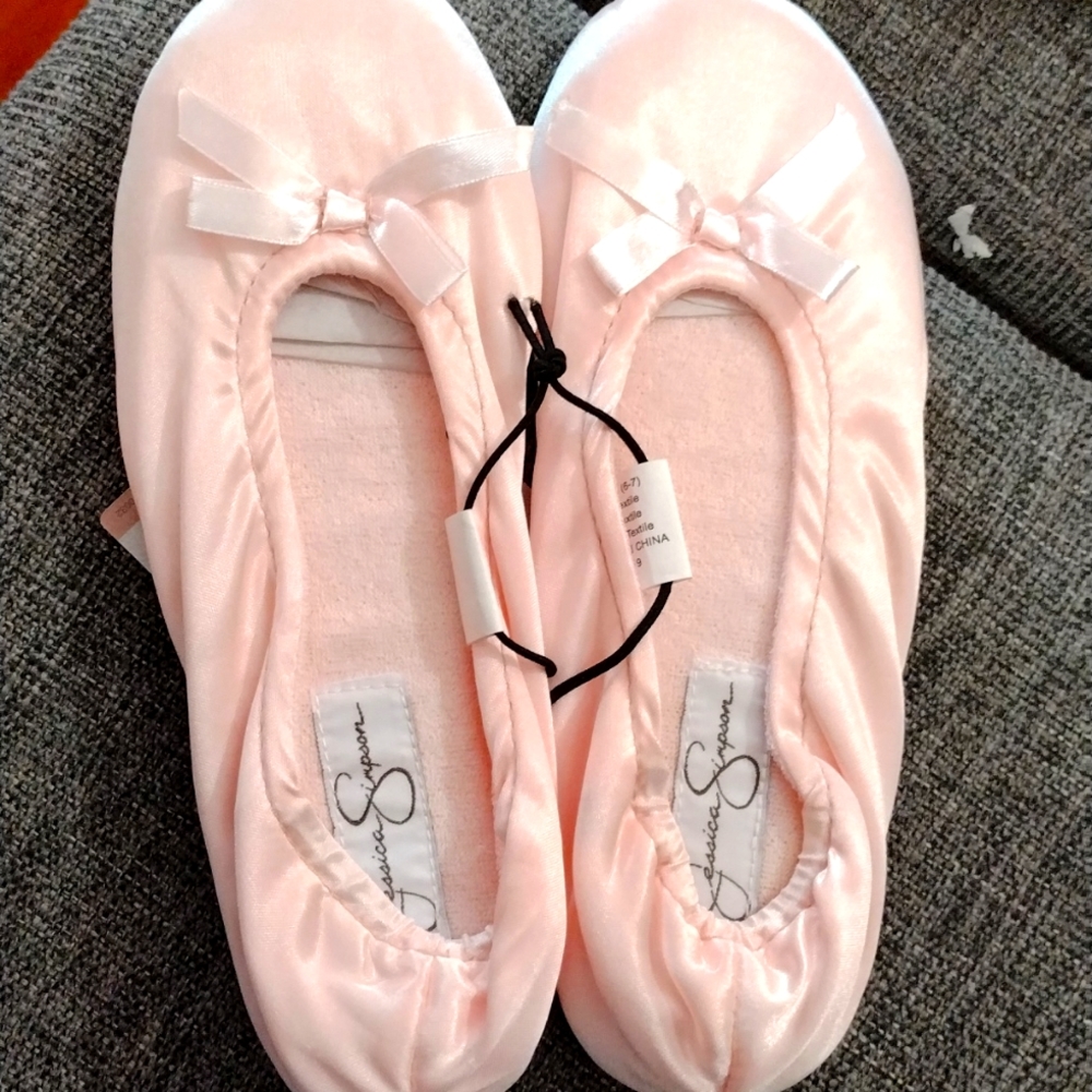 Jessica Simpson Big Kid, Adult slippers